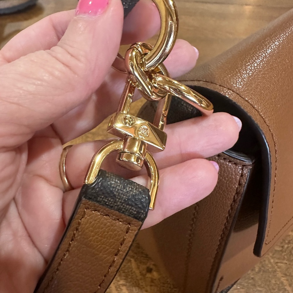 EUC Michael Kors Brown Leather Sylvia Crossbody Bag - Picture 4 of 8